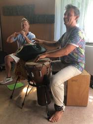 Romain Liebs ( Flötenklarinette ) und Marco Koegel ( Percussion, Handpan, Cajon ) beim Musikgottesdienst in Ottersweier.